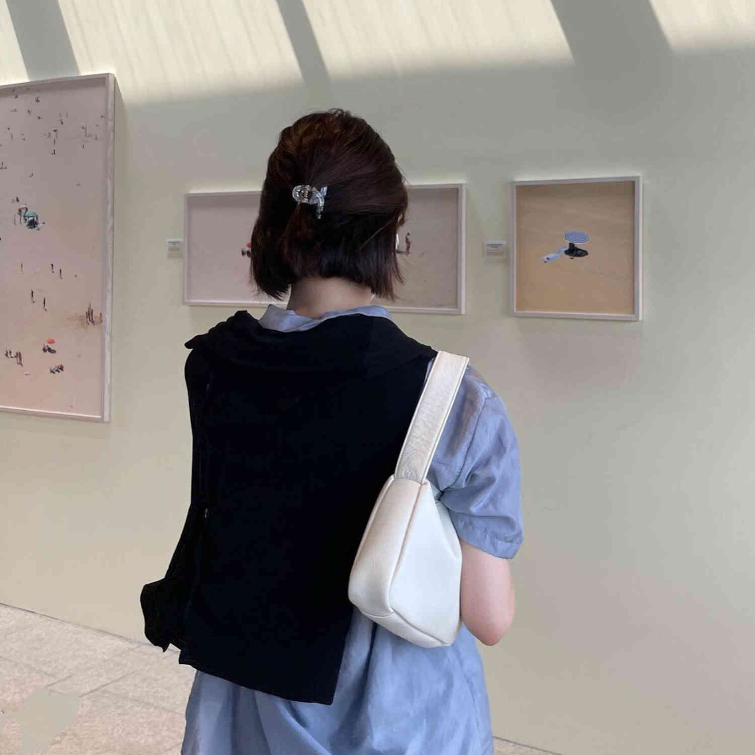 

korean minority design women's bag single shoulder armpit lychee grain cowhide ins hand magic stick, Black;red