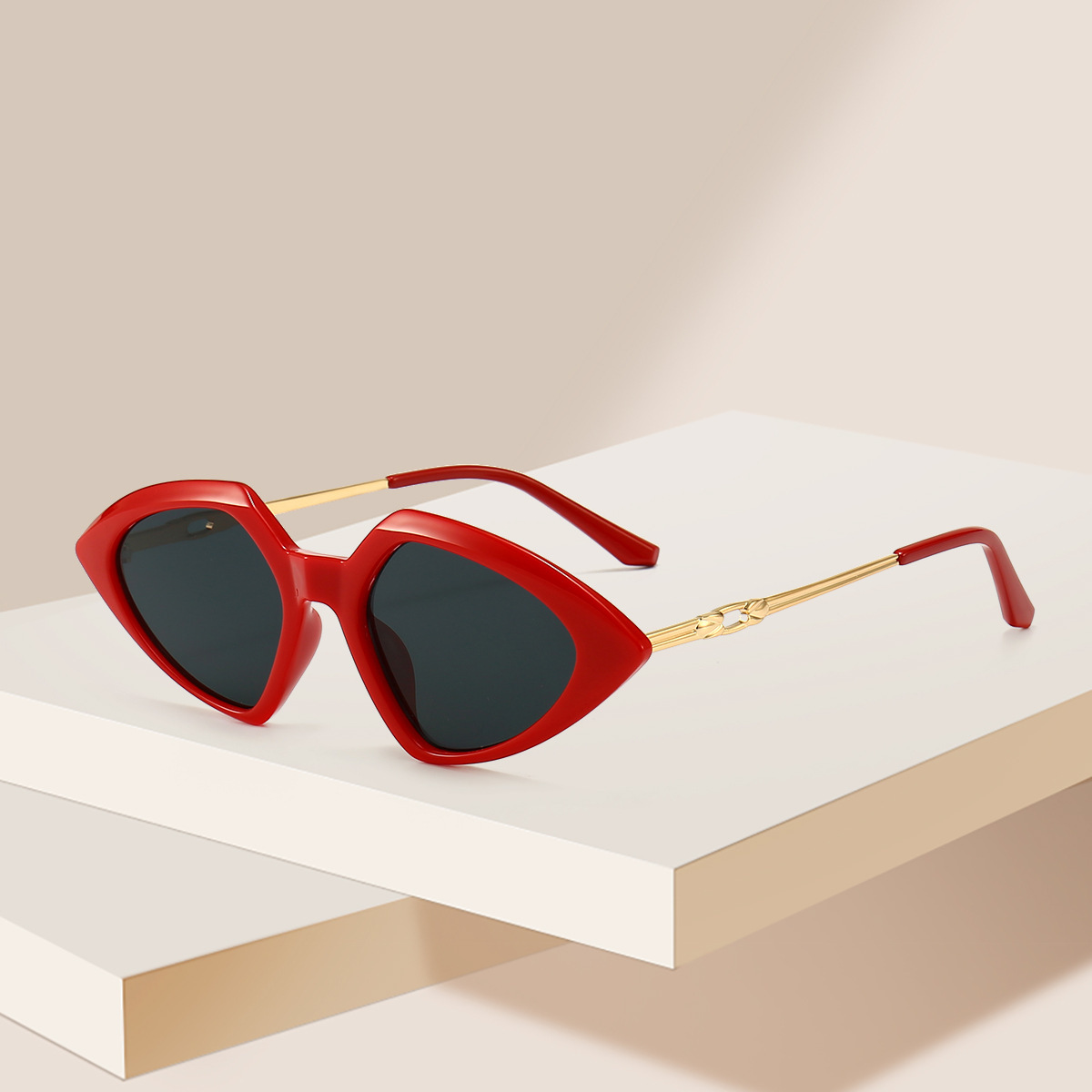 

Luxury Designer Fashion Mens Sunglasses for Women & Men Triangle Unisex Small Frame Sun Glasses JC19053