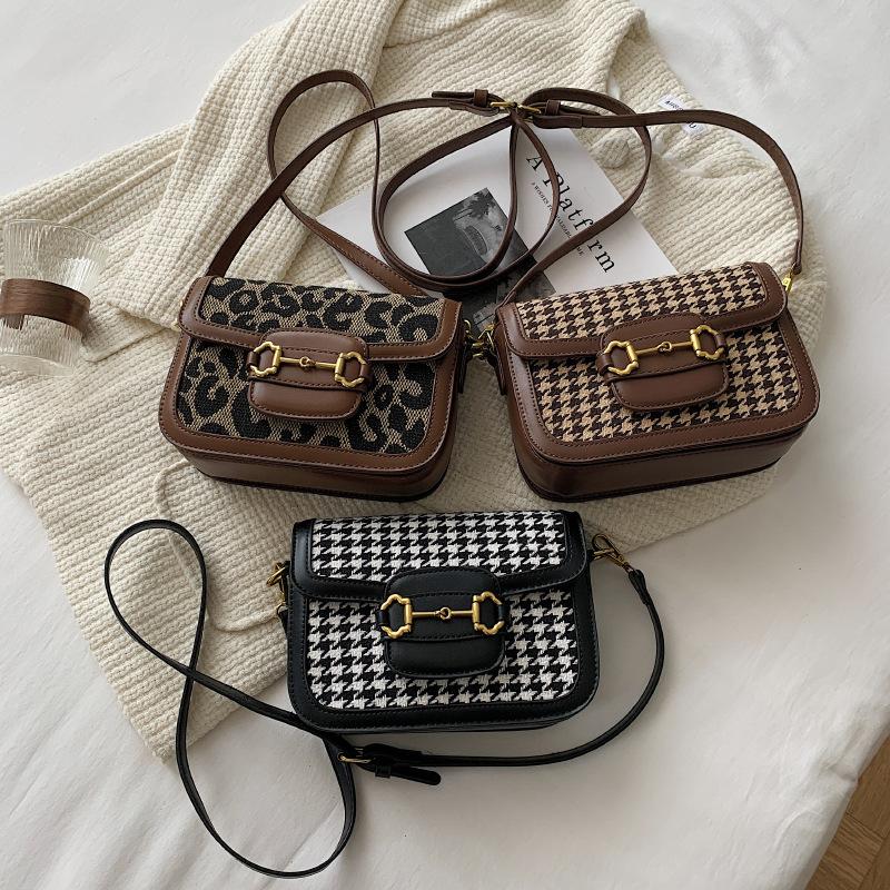 

Duffel Bags Fashion Bag Female Autumn/Winter 2021 Lock Contrast Color Small Square Korean Personality Trend Shoulder Messenger, Black