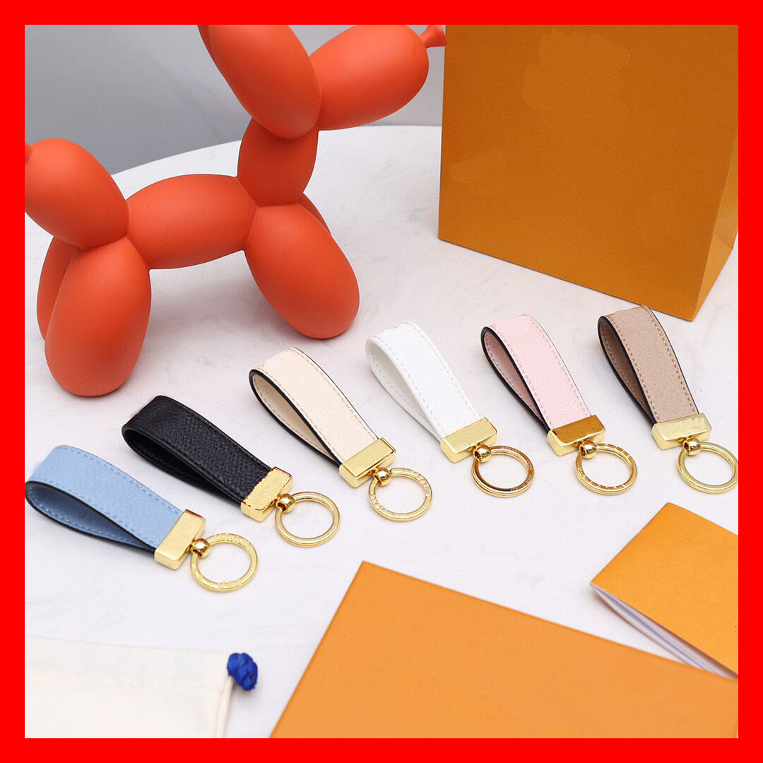 

Luxury keychain mens and womens fashion bags hanging buckle Keychain car handmade leather pendant