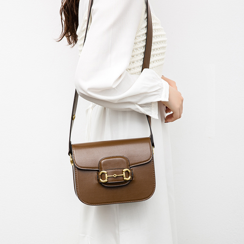 

2021 Tofu Bag Underarm Small Square Handbag Design Retro Saddle Bags Female Print One Shoulder Cross Body Handbags, Black big