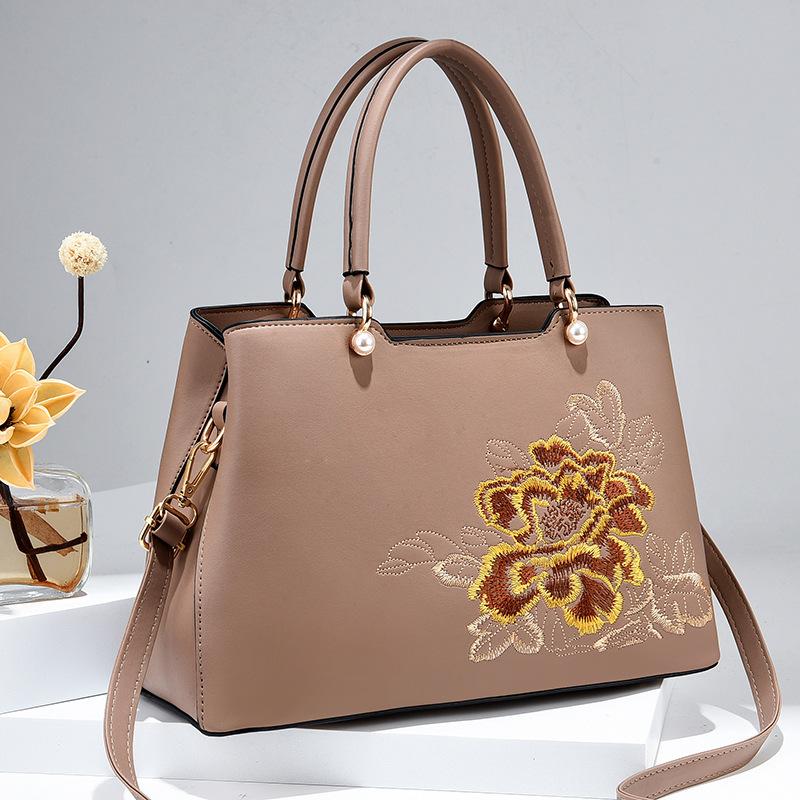 

Shoulder Bags Autumn High Quality And Elegant Female Bag 2021 Fashion Embroidery Handbag Large Capacity One-shoulder Messenger, Red