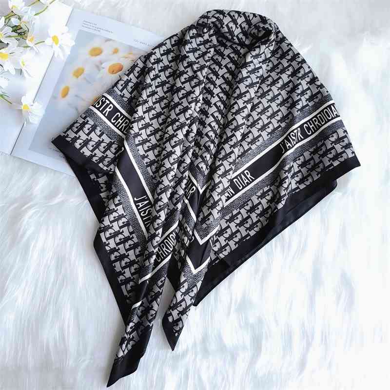 

Scarf with shawl letter D90 large square and twill printed silk scarf