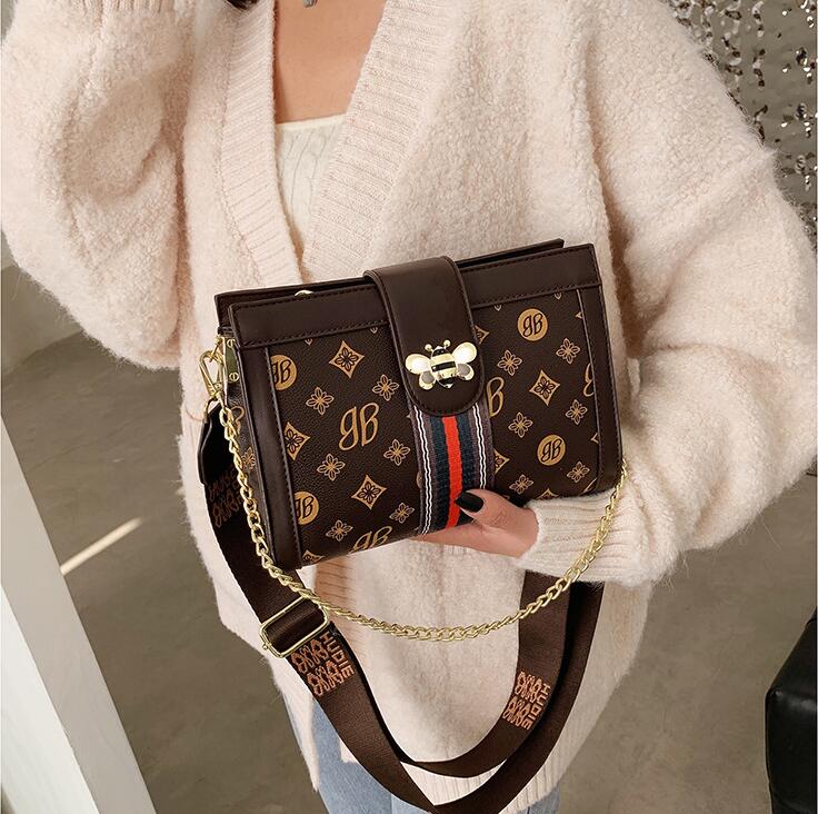 

Factory wholesale women shoulder bag street personality diamond chain bags retro printed leather handbag elegant atmosphere contrast womens handbags