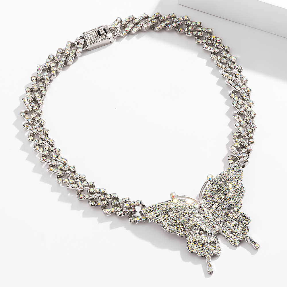 

2021 New Dign Fashion Iced Out Big Butterfly Necklace For Women
