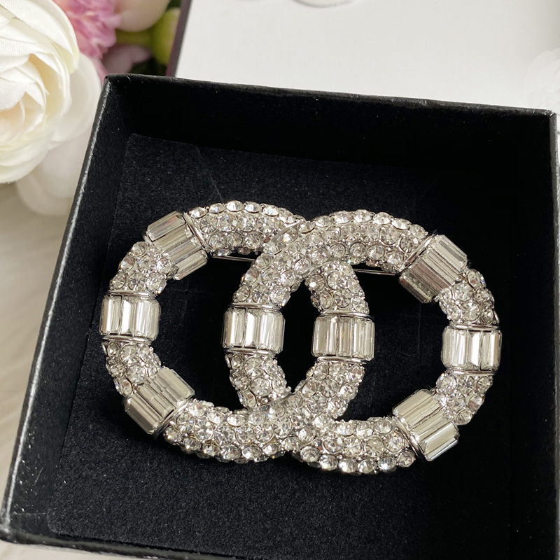 

Fashion Diamond Designer Brooch Famous Letter C Brooches Pin Tassel Women Luxury Pins Jewelry high quality 19 styles