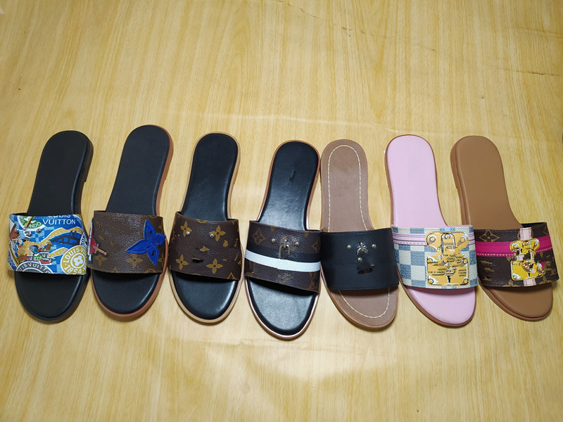 

2021 Women fashion summer lock shoes slipper Graffiti Sandals genuine cowhide leather with logo box Flat slippers Large size 35-, Black
