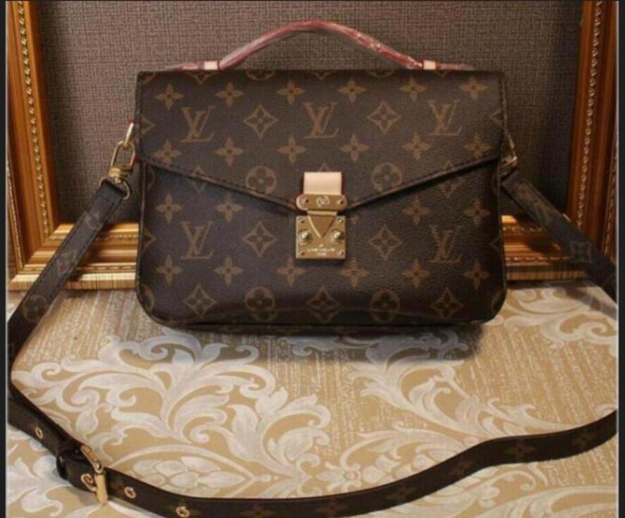 

LV Louis bag Vitton designers bags leather Messenger Bag Women Totes printing Shoulder Bags classic crossbody bag, Red;black