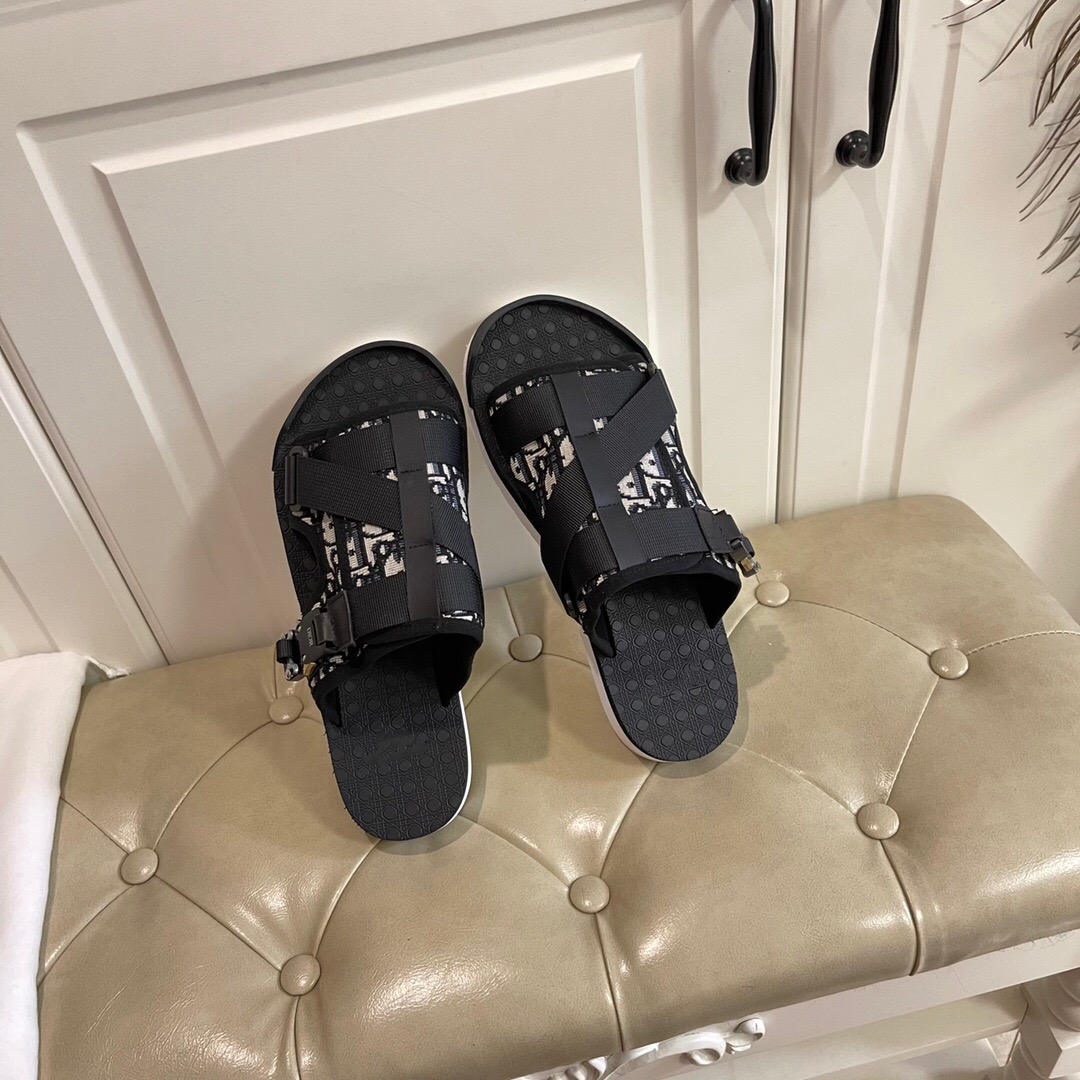 

2021 Summer Trend Men's Slippers Wear Velcro Casual Flip-Flops Non-slip Outdoor Beach Shoes Frosted Fabric, Black