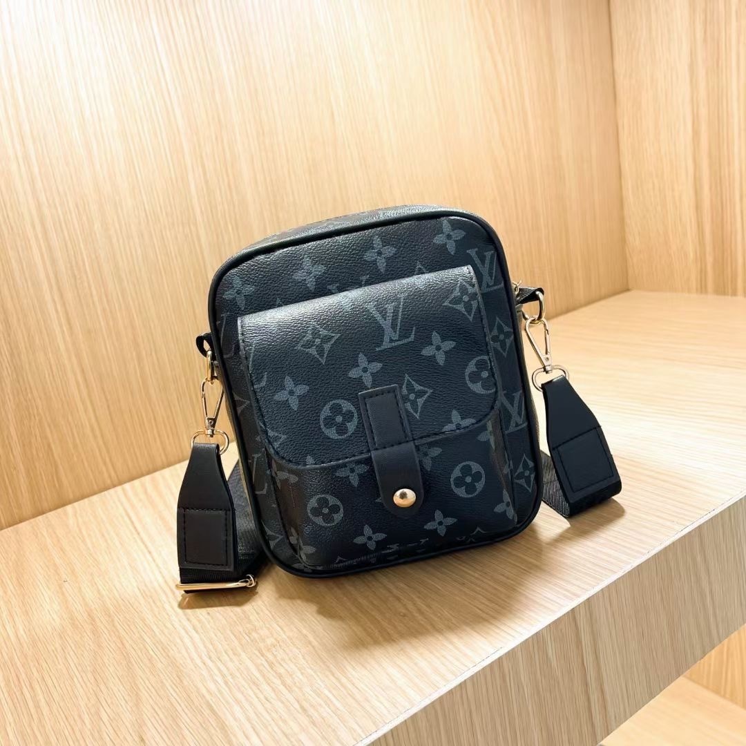 

8 LV LOUIS MONTAIGNE BB Handbags Leather Women Shoulder Bags VUTTON Messenger Crossbody Bag VITTON Purse Fashion Designer Handbag To, Red;black