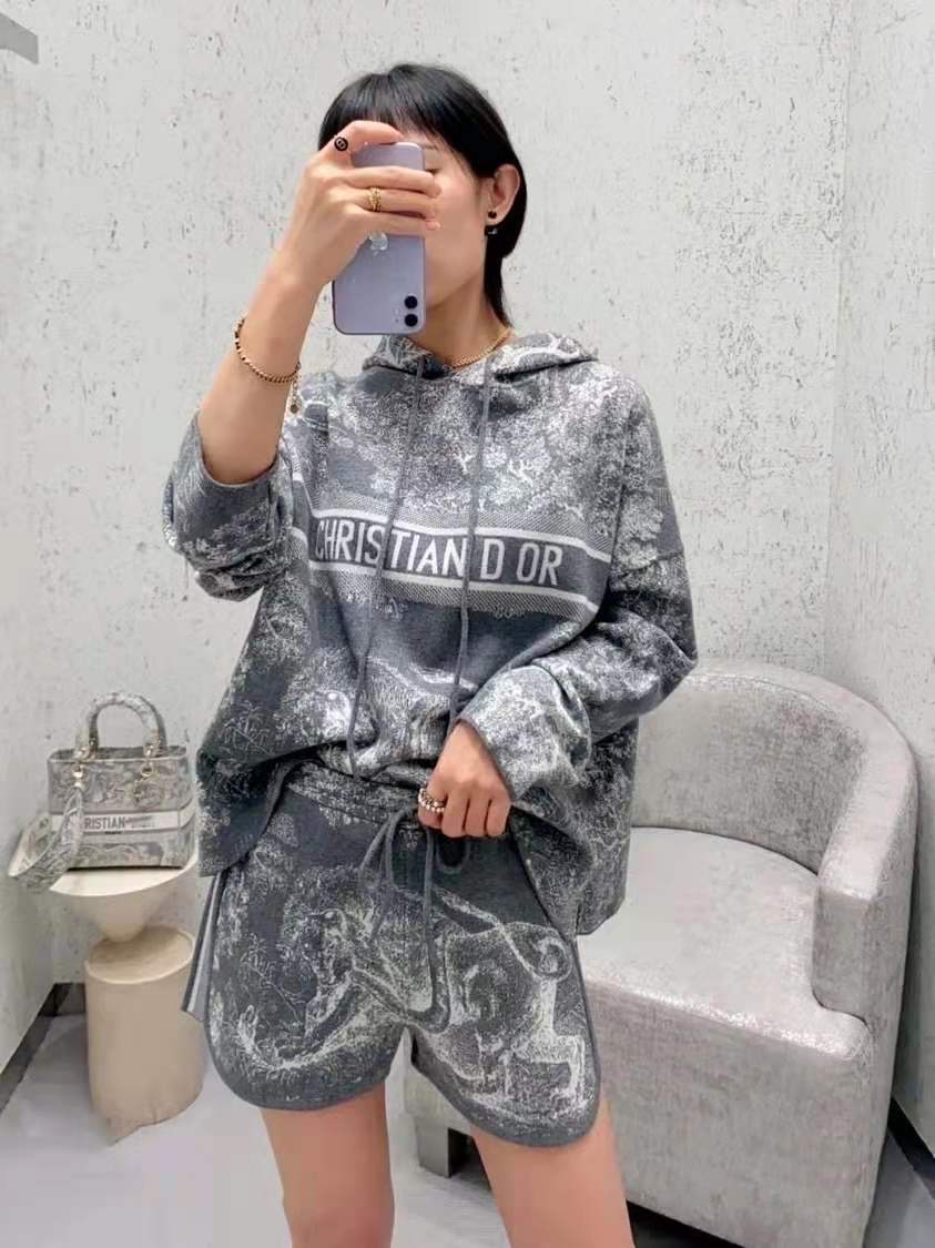 

high quality family hooded suit women' 21 spring and autumn new Ruyi jungle animal pattern cashmere knitted long sleeve versatile shorts, Gray