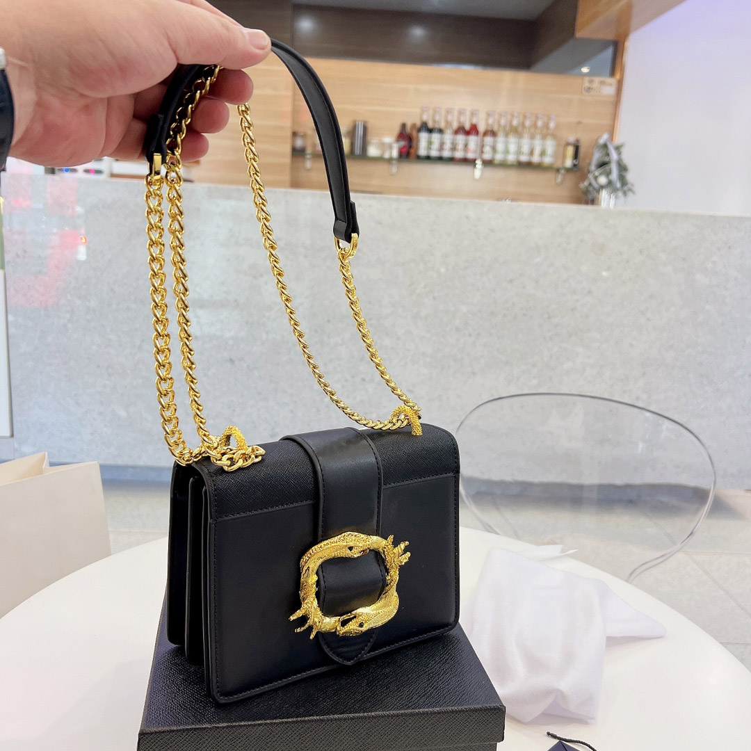 

Italy Golden Snake Womens Real Cowhide Bags Single Flap Quilted Matelasse Outdoor Chain Totes Crossbody Shoulder Luxury Designer Handbags For Woman 20*14cm, Black