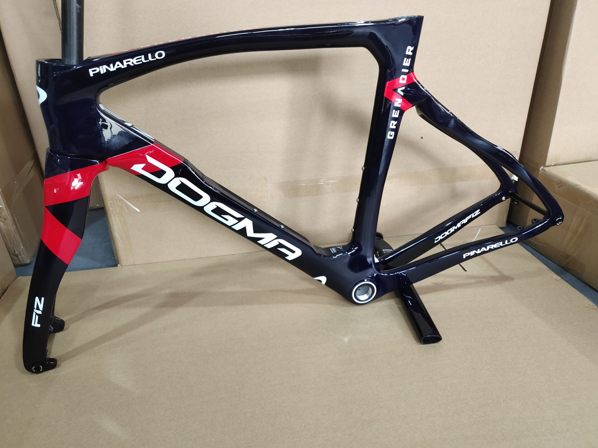 

1K F12 Frame Full Carbon Fiber Road Bike Frames Bicycle Frameset + Handlebar BB68, Contact us color with logo