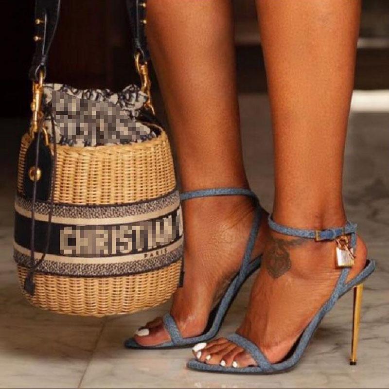 

Dress Shoes 2021 Summer European And American Metal Lock Pointed Stiletto Sandals Fashion Sexy Party High Heels, Black