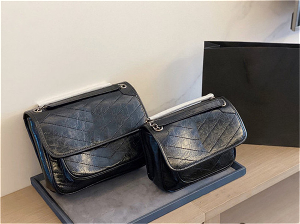 

2021 luxury designer bags High-quality large-capacity printed leather ladies handbag Size: Medium 28CM Small 24cm A fashionable and high-end