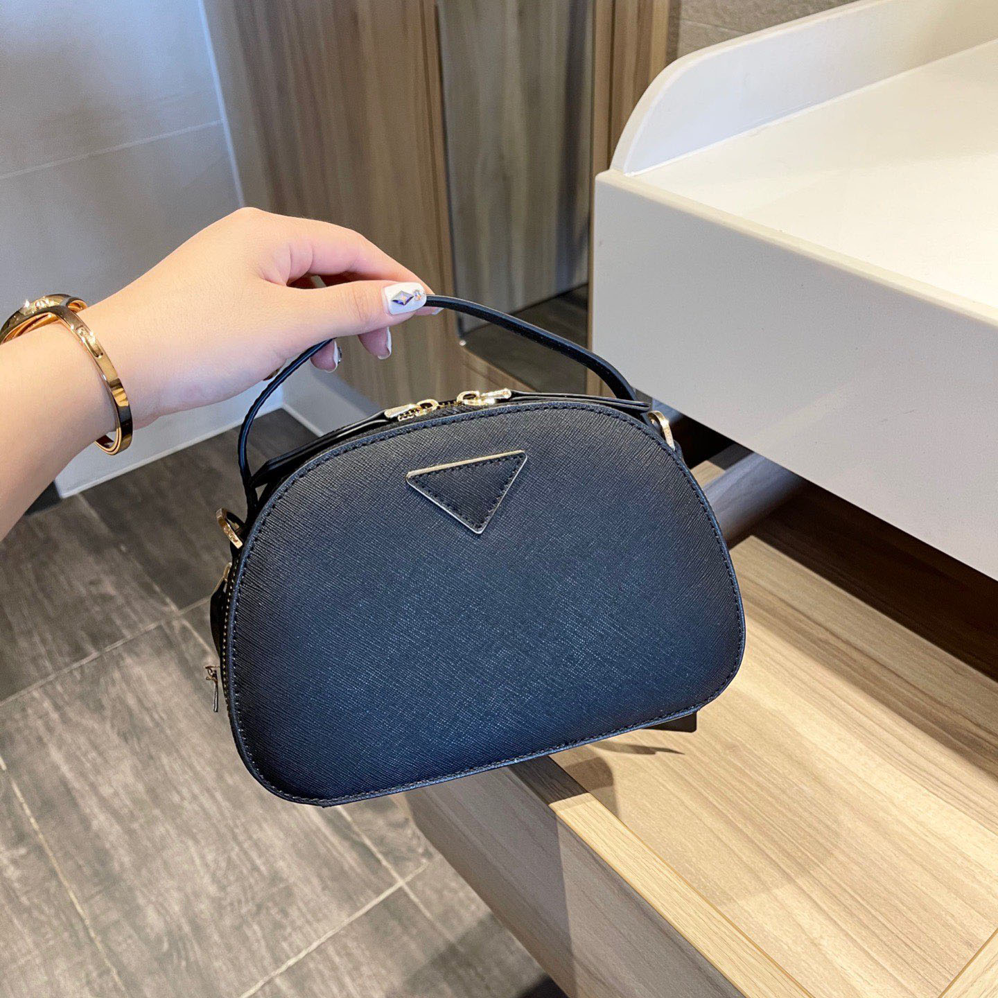 

High Quality Brand Zipper Bag With Long Strap Fashion Half Circle Cross Tote Body Handbag Palm Genuine Leather Superior Suppliers, Brown