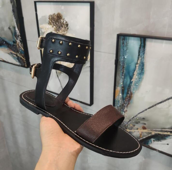 

2021 Classic Luxury Summer Women's and Girls Sandals Flat Casual shoes Slippers Roman rivet fashion printed rubber outsole, Brown