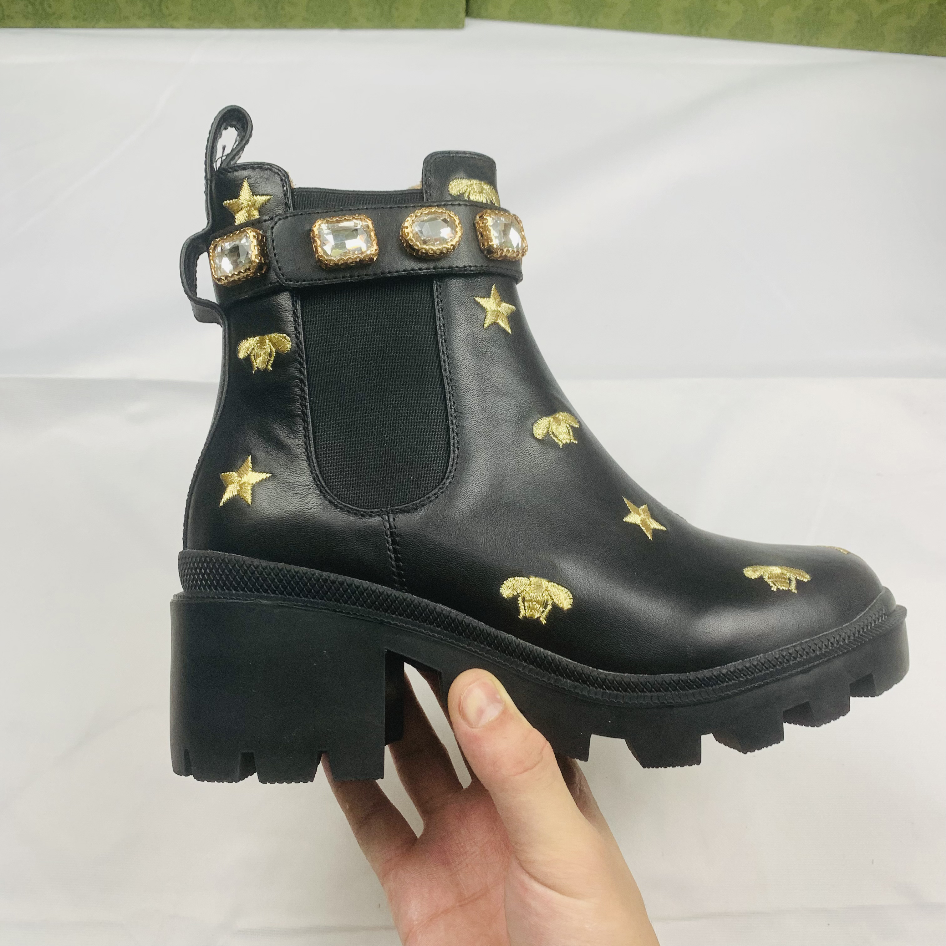 

Women Embroidered Leather Band Ankle Boots Fashion Ladies Sylvie Series Ribbon Decorated Leathers Martin Boot Top Designer Luxury woman Winter Shoes size 35-41