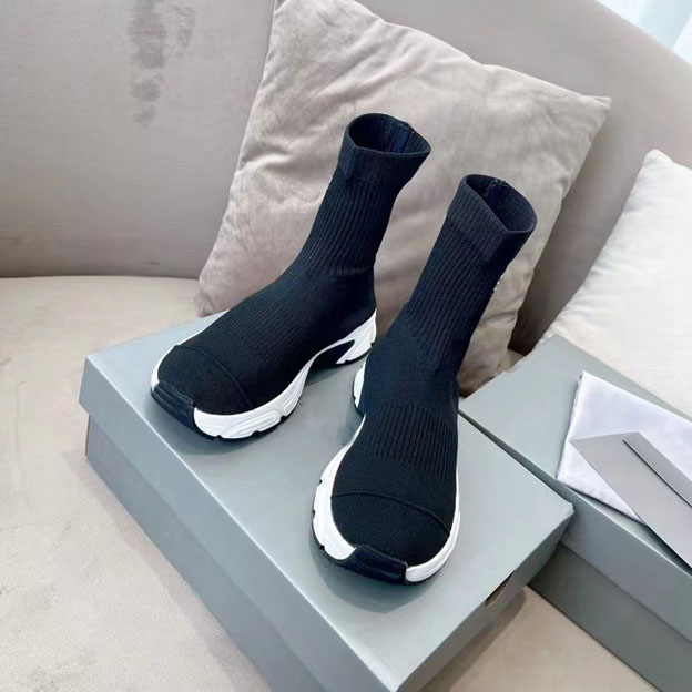 

Versatile couple high top boots luxury knitted breathable thick soled sandals fashion and light Lazy shoes 35-44, Woman