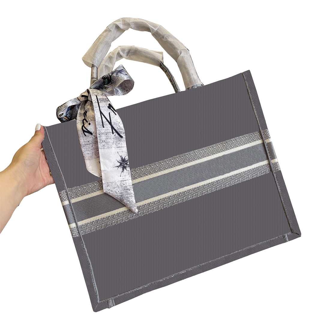 

Hot Women's luxury handbags 2021 high-quality embroidered shopping bag fashionable largecapacity shoulder bags designer bags medium and large sizes, Choose size