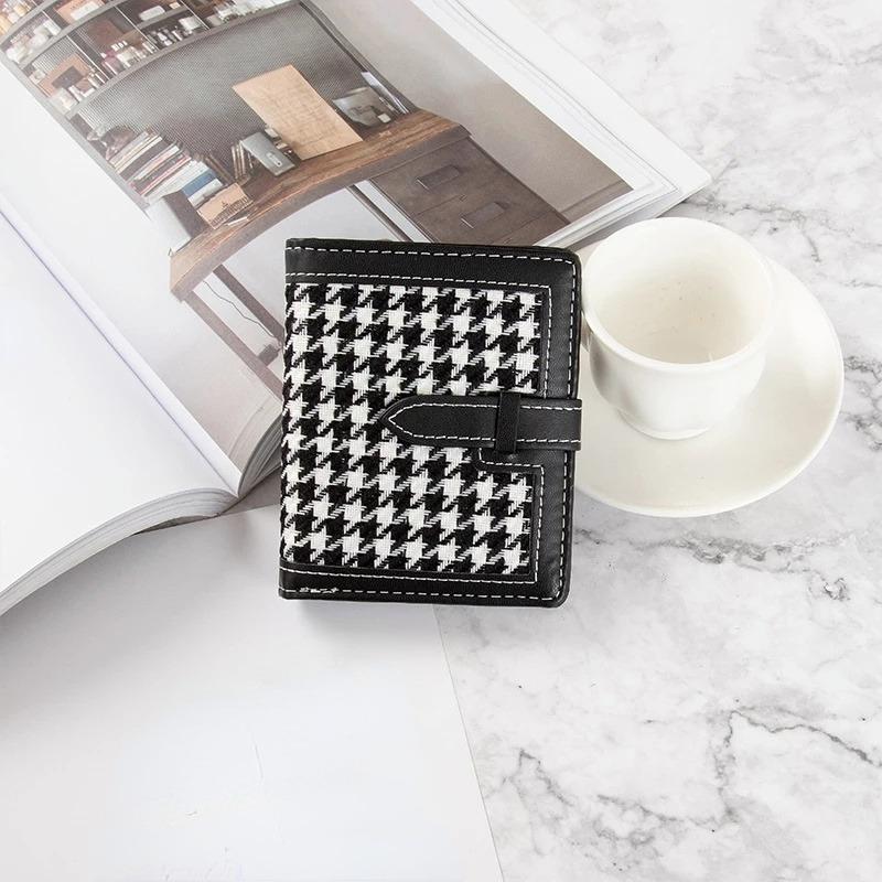

Card Holders Retro Fashion Small Wallet Ladies Short Simple Buckle Foldable Coin Purse Female Bag, Black