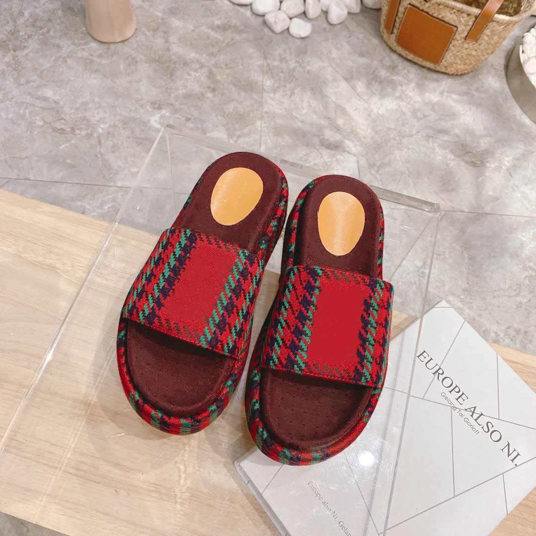 

High quality 5.5cm platform slippers, multi-color classic print flat shoes, fashion leather sandals, Color 21