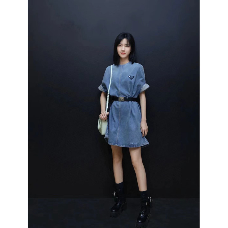 

women jeans dress brand summer 21ss's new WOMEN deigner Triangular logo decorated denim skirt Retro washing denim fabric, Black;gray