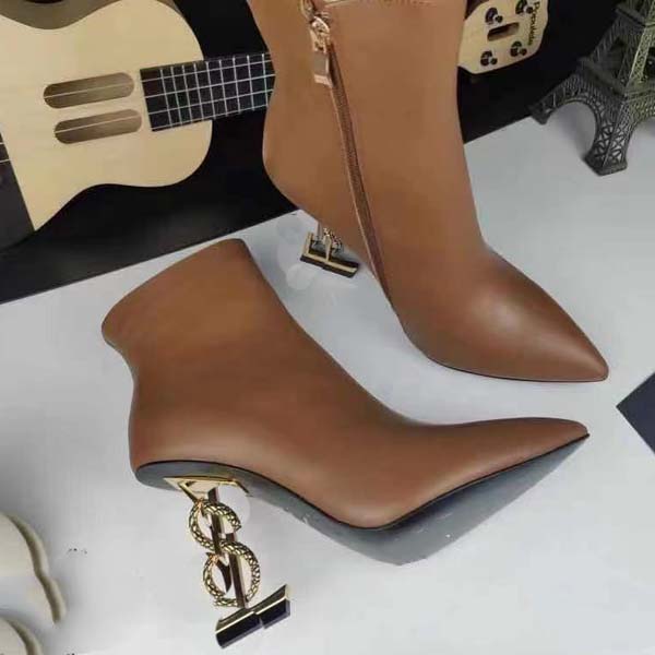 

Solid color sexy letter high heeled boots Genuine leather material women's shoes Black luxury designer Short boot