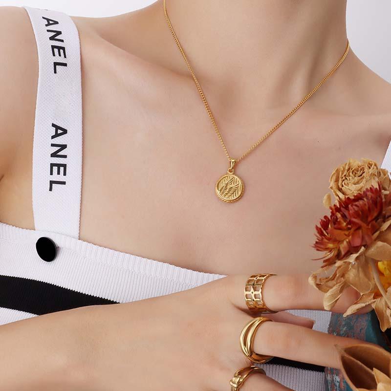 

Pendant Necklaces GHIDBK Designer Gold Color Wing For Women Ladies Embossment Stereoscopic Coin Elegant Titanium Steel Gift