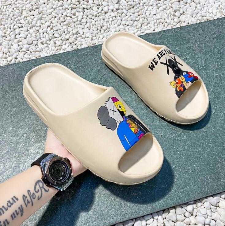 

21SS Kaws Slipper Men Women Slide Bone Earth Brown Desert Sand Resin designer shoes Sandals Foam Runner SESAME STREET, Black