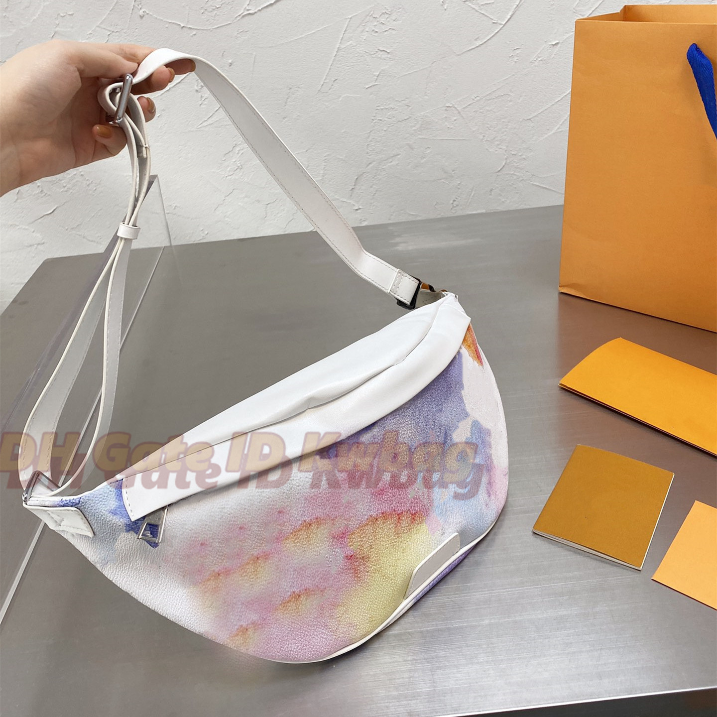 

2021 Colorful Printed Gaffiti Fannypack Waist bags bumbag belt bag women top quality crossbody Handbags Classic fashion Shoulder handbag Multicolor Wallet, No bags
