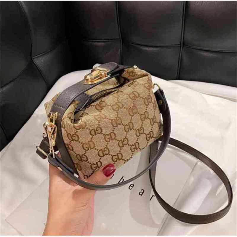 

2022 up to 50% coupon Handbags trendy lunch small square women's French stick Single Shoulder Messenger cosmetic bag, Brown