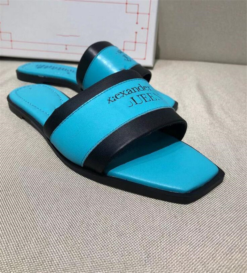 

Fashion Women's Classic design Slippers beads Non-slip beach shoes high quality female comfortable leather slipper ladies flip-flops letter sandals A101713, Extra freight