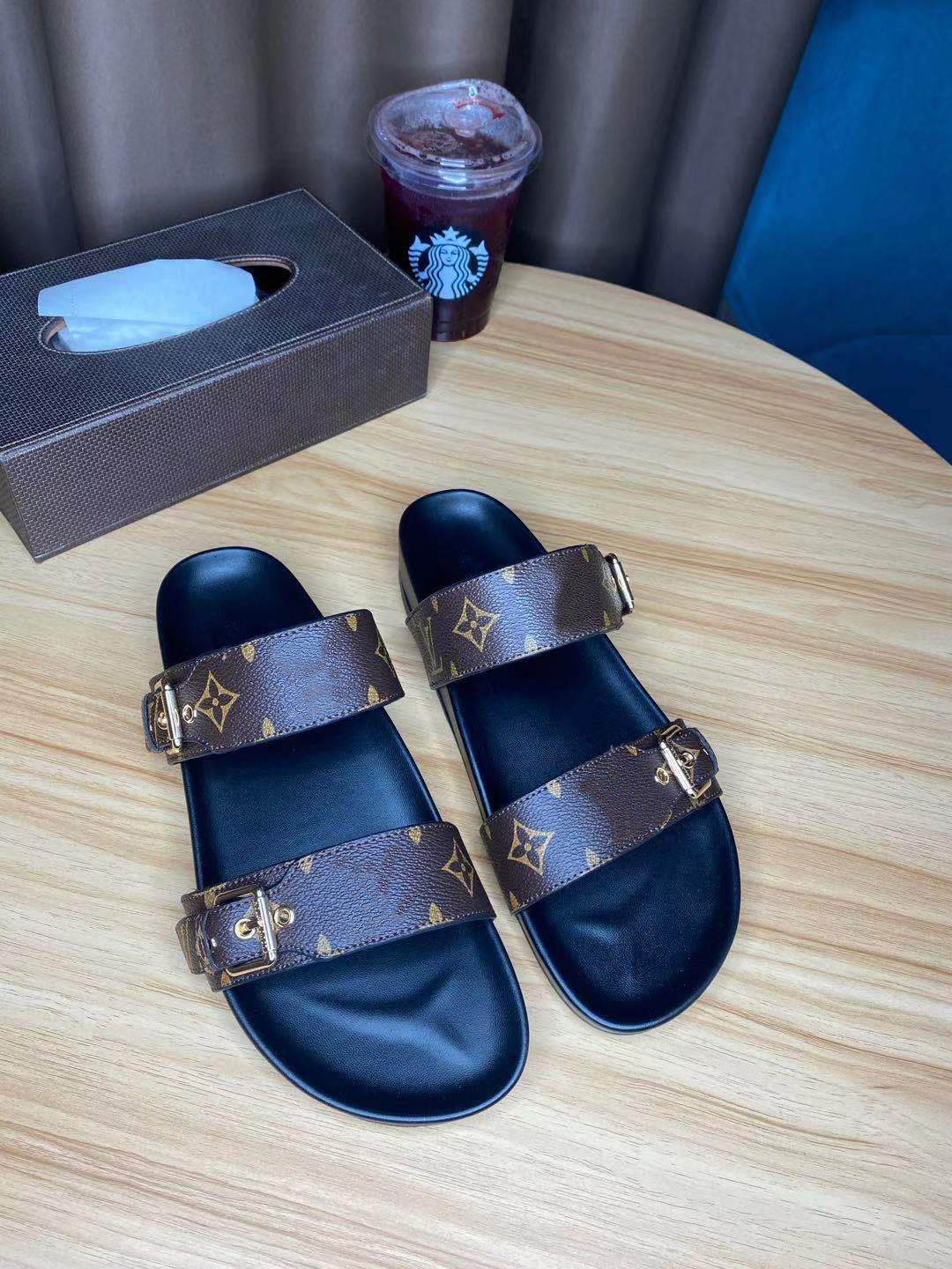 

2021 Top Quality Sandals Paris Women Slippers Mens Sport Beach Slides Comfort Casual fashion Indoor shoes Large With Box, Black