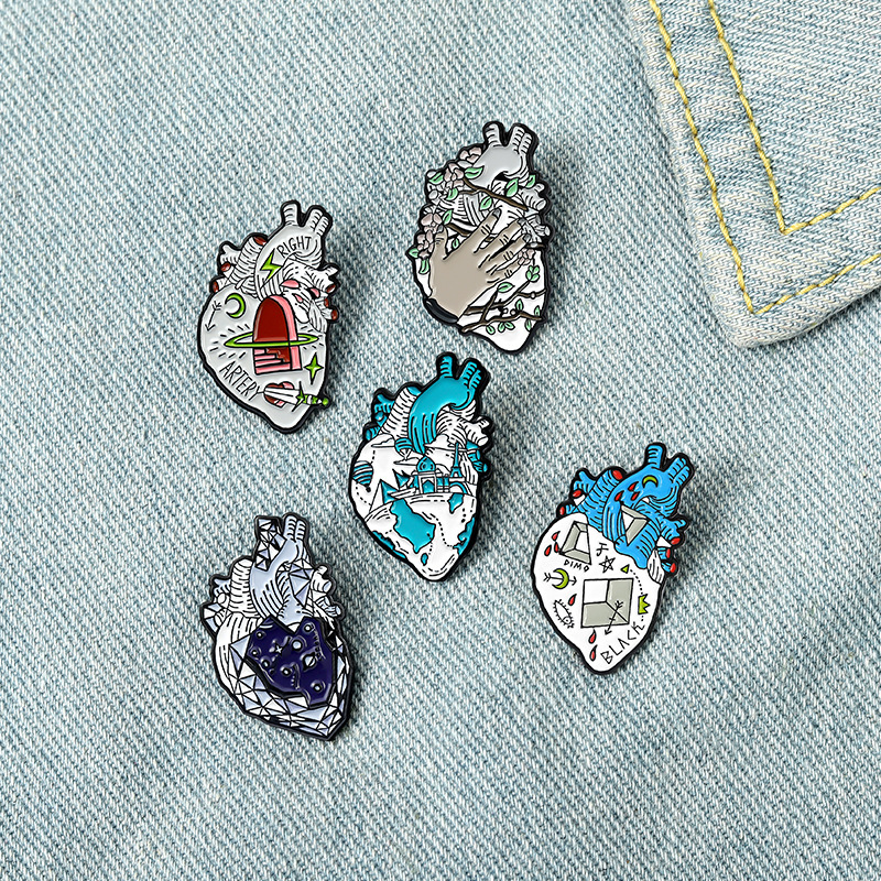 

Body Organ Heart Modeling Cowboy Brooches Alloy Enamel Hydrogen Balloon Badge Accessories Moon Leaves Collar Bags Pins Ornaments Wholesale