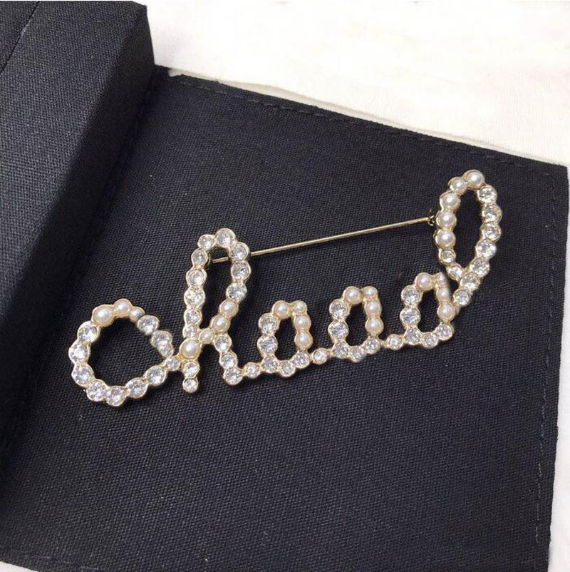 

Popular pin brooches broches pearl diamond letter spilla brooch for lady women Party wedding lovers gift engagement jewelry for Bride With BOX, Gray