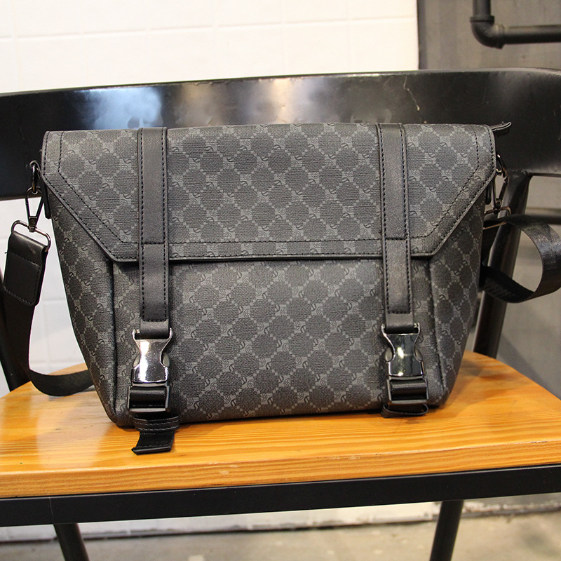 

22cm *25cm Luxury Designers Shoulder Bags Messenger Mens Handbags Three Style Backpack Tote Crossbody Purses Womens Leather Clutch Wallet#519, With logo