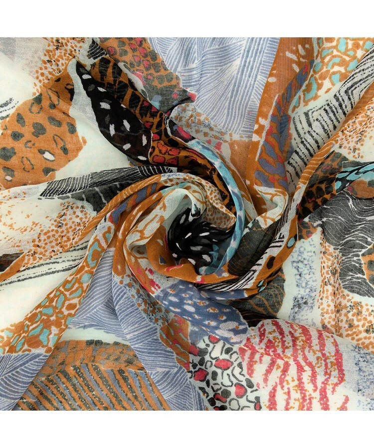 

2021 small crowd print very beautiful big square scarf scarfg, White