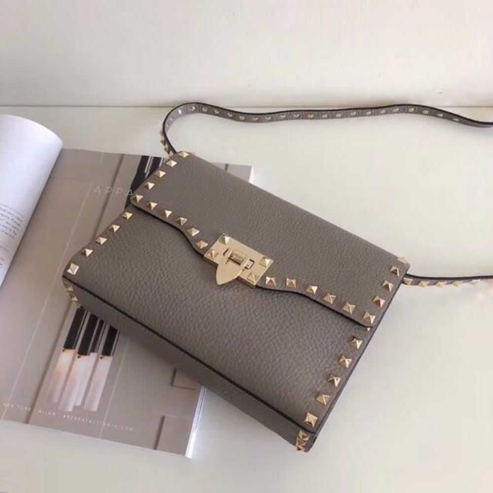 

Designer- Fashion Leather Lady Handbag Golden Handle Desiigner Rivet Women Bags Gold Silver Red Pink Colors Purses Handbags, Customized