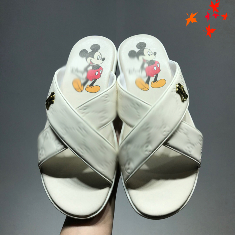 

2021 Designer luxurys slippers men sandals fashion beach shoes flip flops flat non-slip classical hole slipper with box size 39-45 -G0245, White