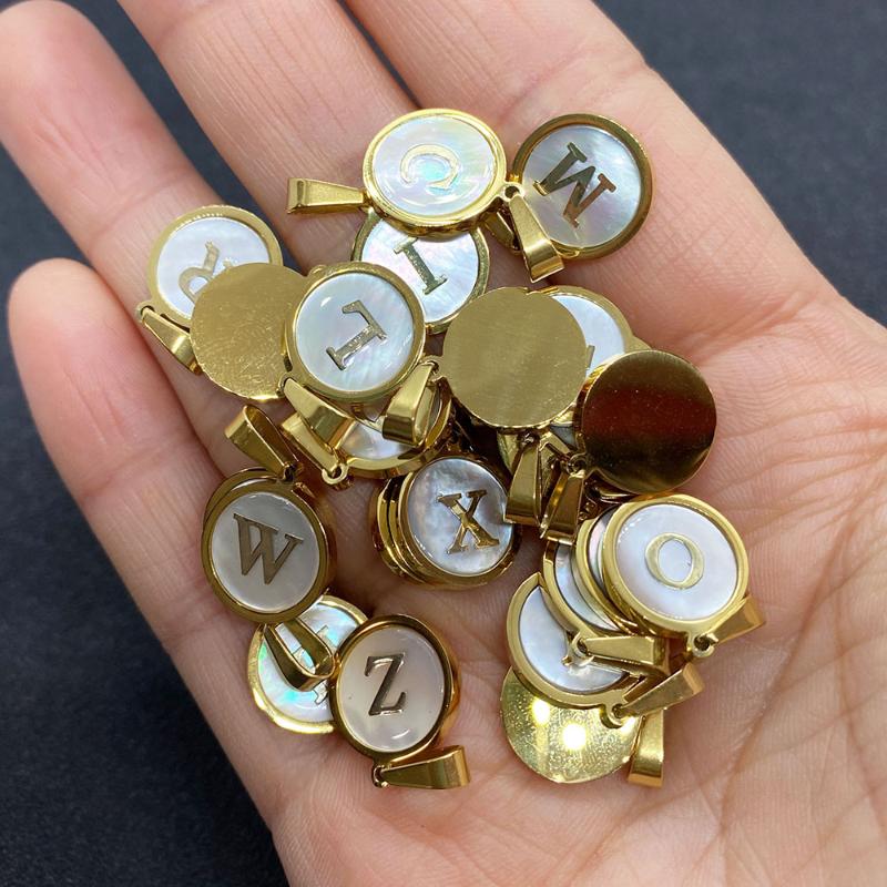 

Charms Shell Pendant 26 Capital Letters Temperament Simple Natural Seawater Mother-of-pearl Jewelry Necklace Accessories, Bronze;silver