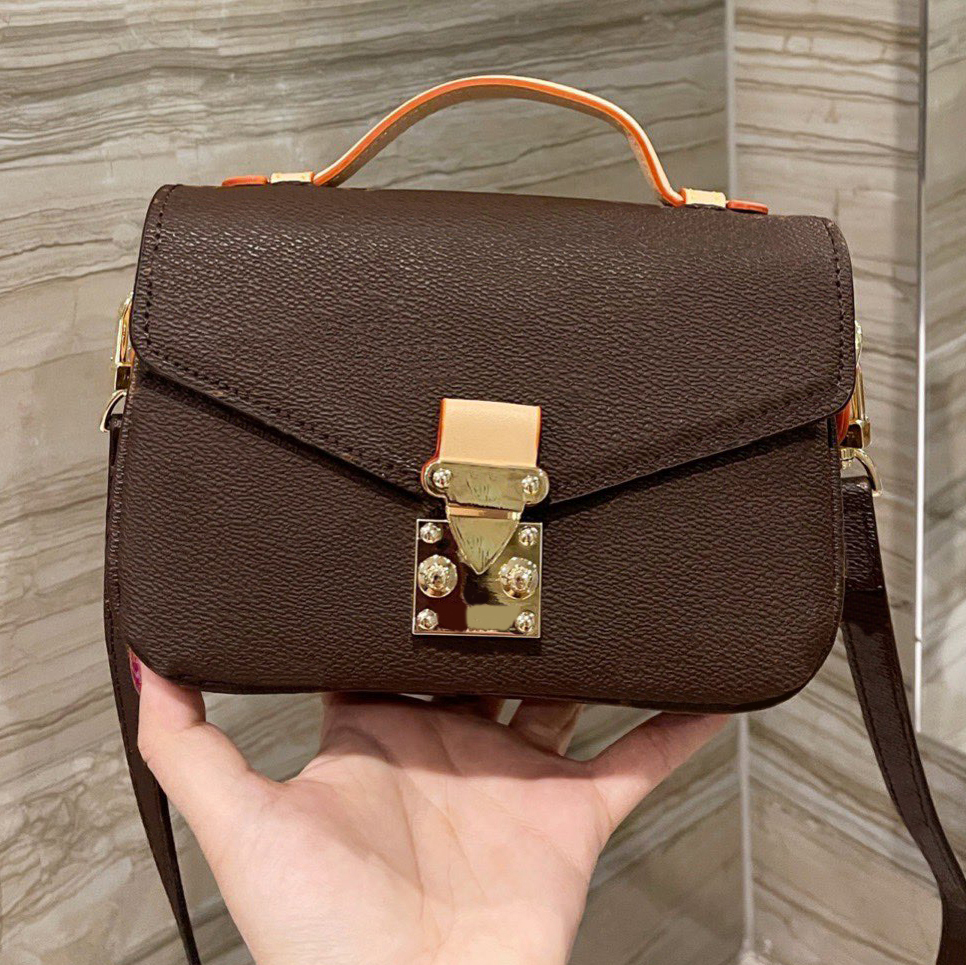 

Luxurys designer Messenger bag2022 Quality Ladies handbag Women fashion mother cossbody purse handbags shoulder bags printing wallet letter totes Leather chains, No bags