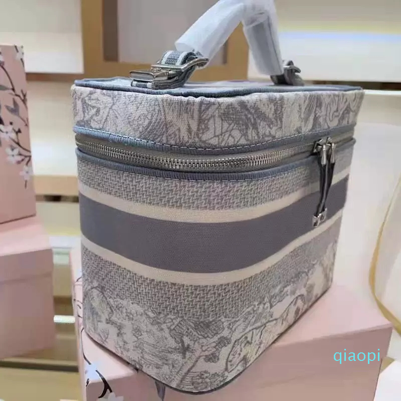 

Luxury- fashion brand cosmetic bags luxury designer handbag classic women's cosmetics storage boxs, Blue