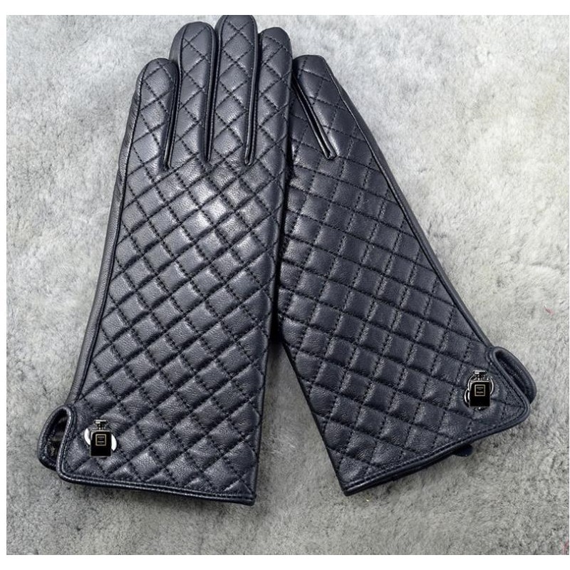 

Newest Women winter Real Leather Gloves fashion Designer Long Genuine Leathers glove soft warm Short sheepskin fleece inside Sexy drive Locomotive rider glovess