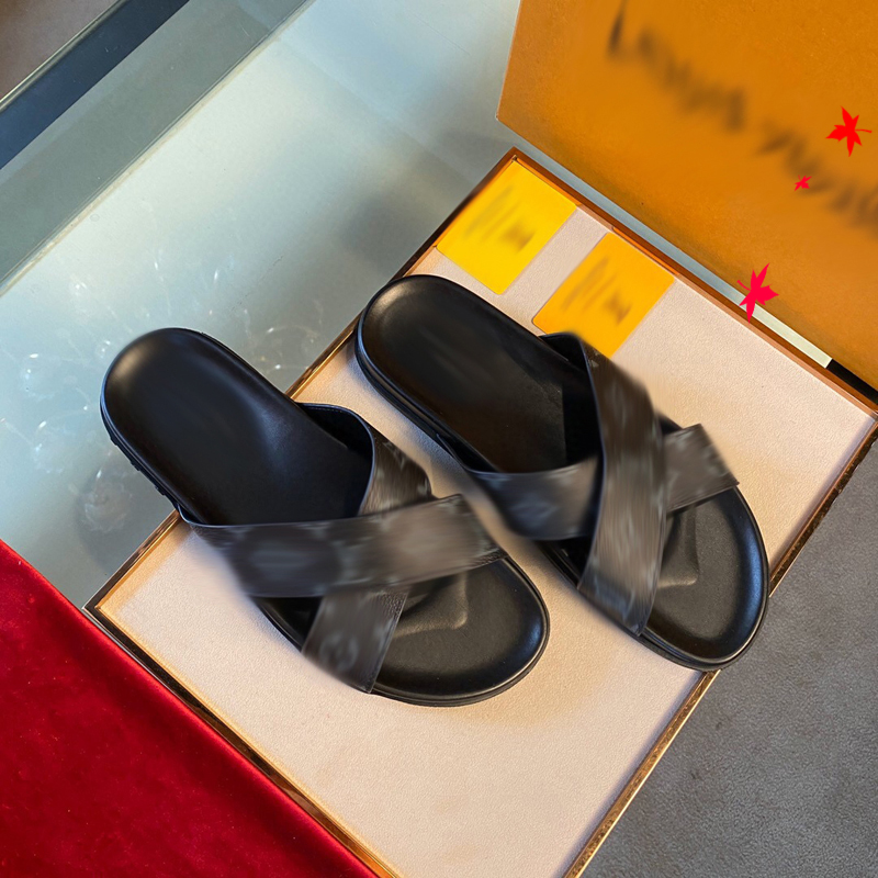 

2021 Slipper Designer Slide Summer sandals Fashion Men Beach Indoor Flat Flip Flops Leather luxurys Shoes mens Slippers with box Size 39-45 -H41, Black