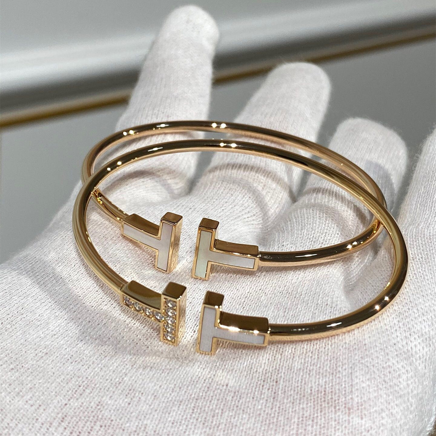 

High Version Simple Double T Letter Open Link Bracelet S925 Sterling Silver 18k Rose Gold Plated with White Mother-of-pearl Full & Half Diam, Black