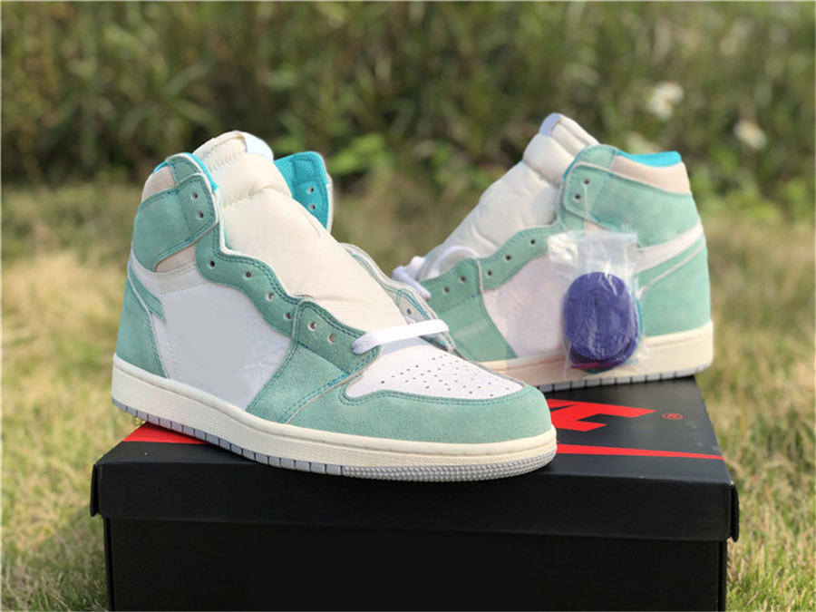 

Authentic 1 High OG Turbo Green Shoes White Light Smoke Grey Sail Tiffany Blue Suede Men Women Outdoor Sports Sneakers With Original Box US4-13, Customize