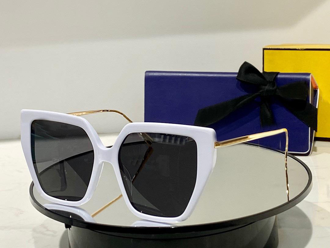 

Womens Sunglasses for women 40012 men sun glasses fashion style protects eyes UV400 lens top quality with case, White;black
