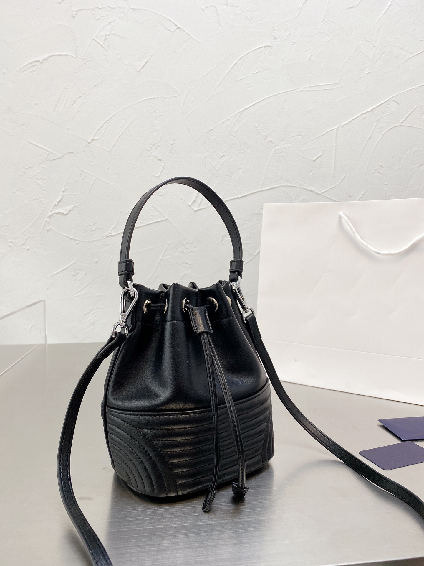 

high Quality Ladies Brand bucket bag top Luxurys designers 2021 Women handbag Fashion handbags mother shoulder large capacity pockets Bags Artwork wallet Canvas, No bags