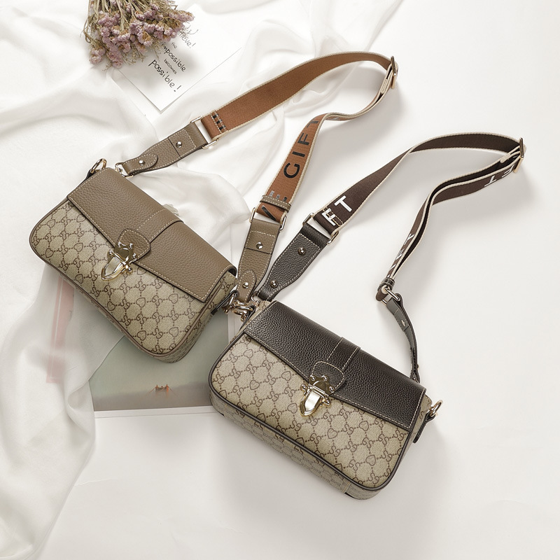 

Sole by designer Bag women's bag new leather fashion single shoulder small square Leather Messenger Fashion purse, Pink